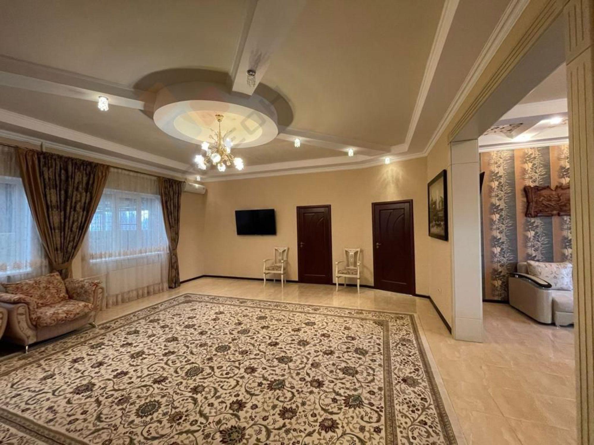 Купить дачу, дом, коттедж за 27 000 000 рублей на Цветной пер, 3