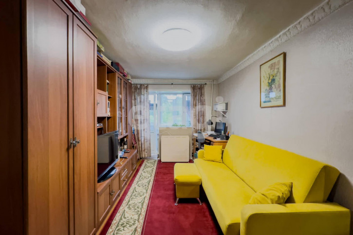 3-комн квартира Титова, 1