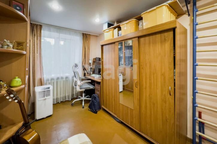 3-комн квартира Титова, 1