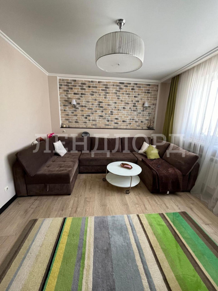 3-комн квартира улица Жмайлова, 4Е