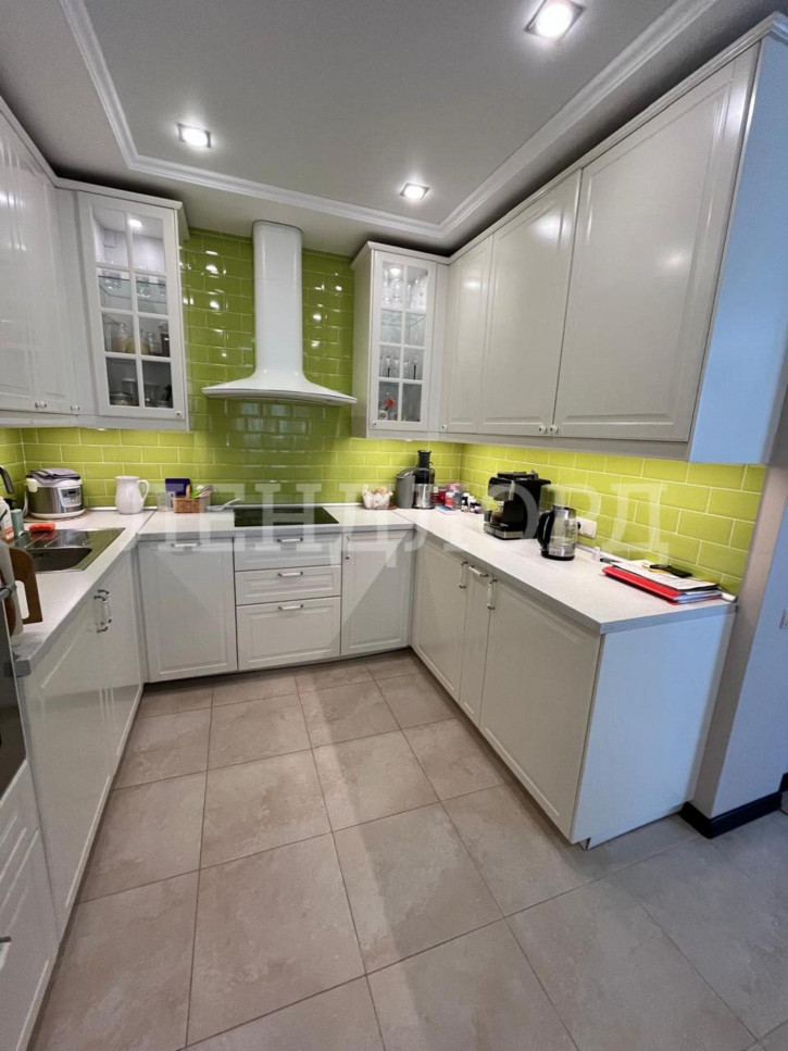 3-комн квартира улица Жмайлова, 4Е