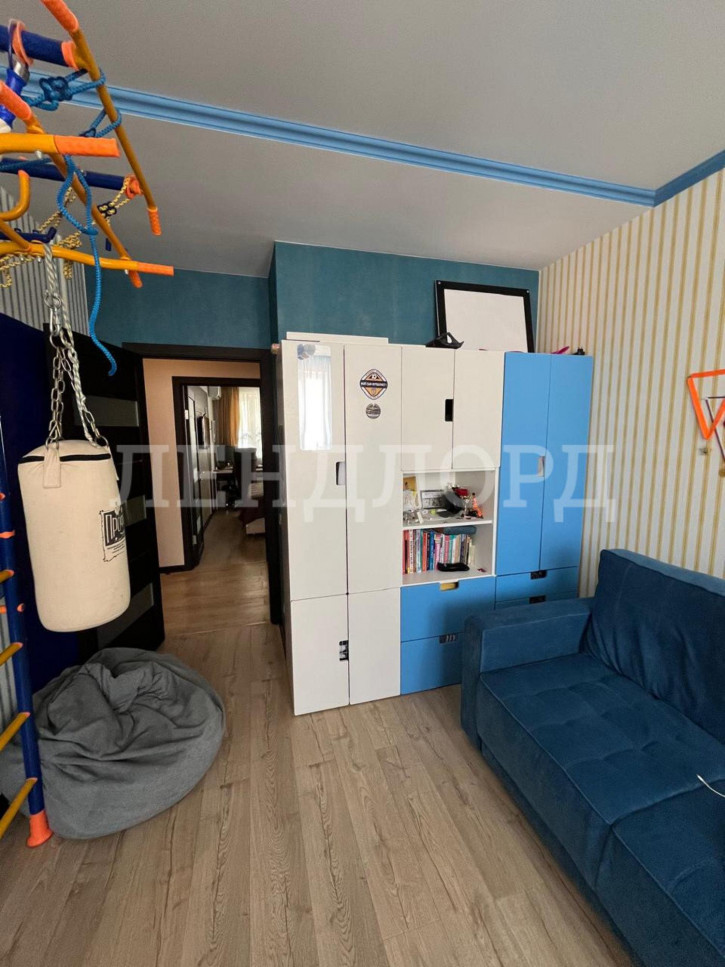 3-комн квартира улица Жмайлова, 4Е
