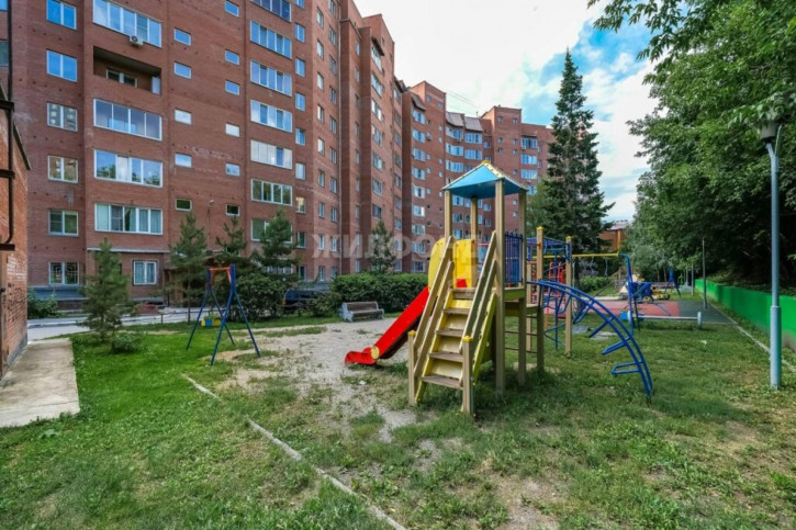 1-комн квартира Лескова, 15