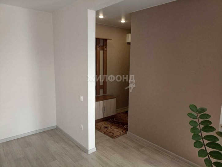 2-комн квартира Народная, 43