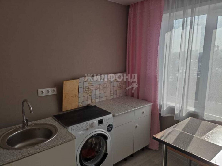 2-комн квартира Народная, 43