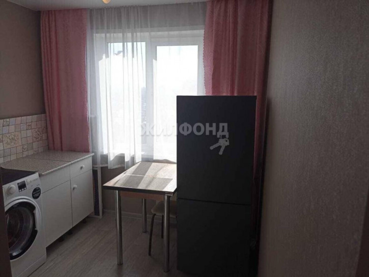 2-комн квартира Народная, 43