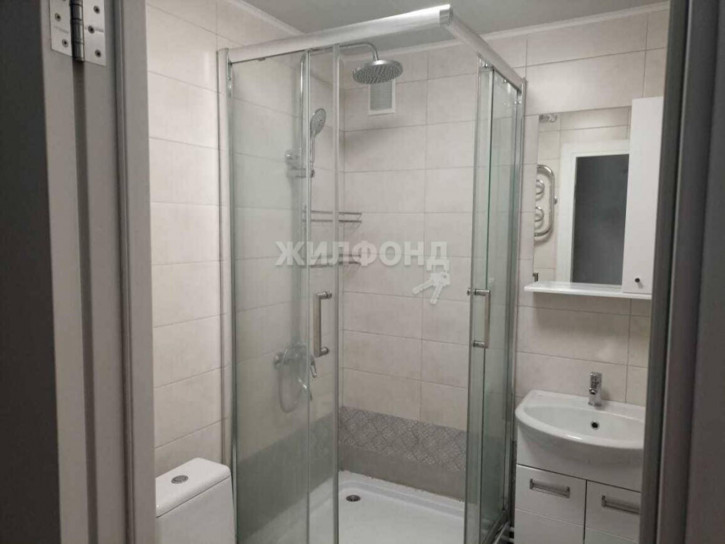 2-комн квартира Народная, 43