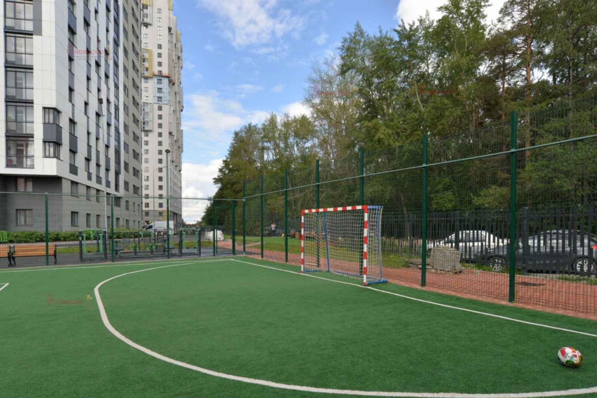 Купить квартиру за 10 000 000 рублей на Высоцкого 7/а