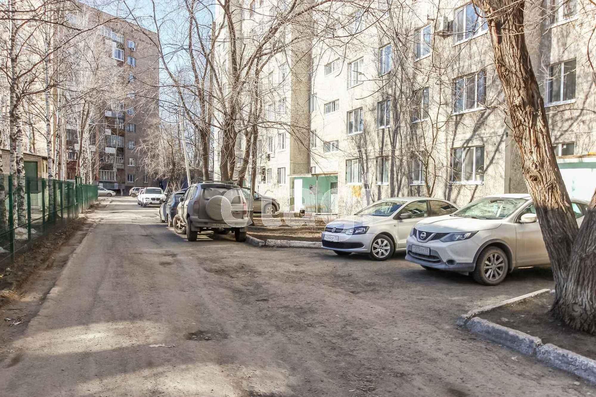 Купить квартиру за 3 750 000 рублей на 50 лет Октября, 46