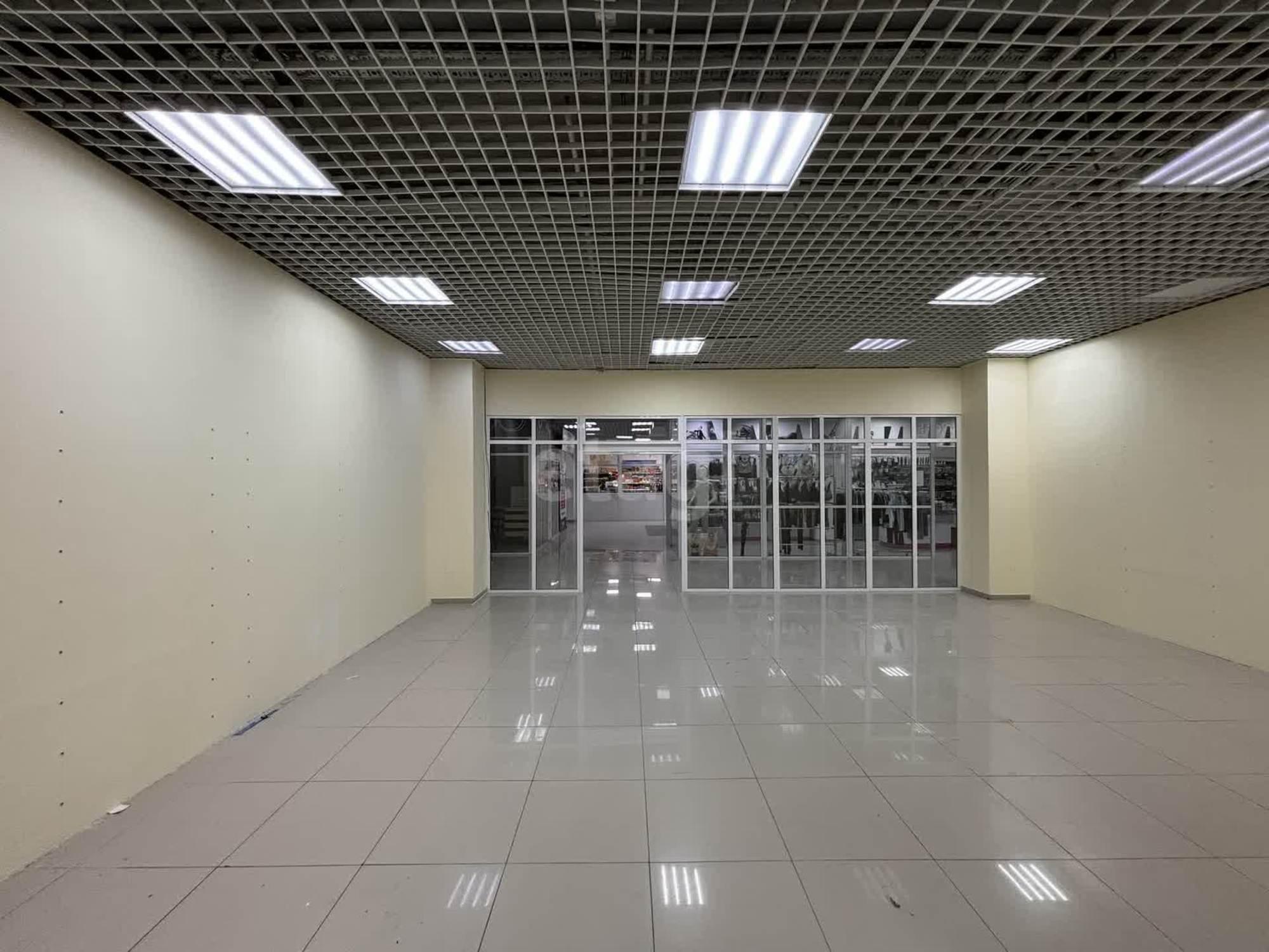Сдать торговое помещение за 93 000 рублей на Осипенко 79 стр 1