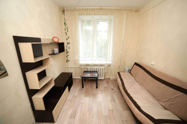 Комната Титова улица, д.7
