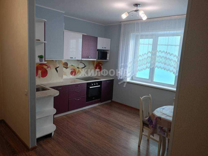 3-комн квартира Виктора Шевелева улица, д.24