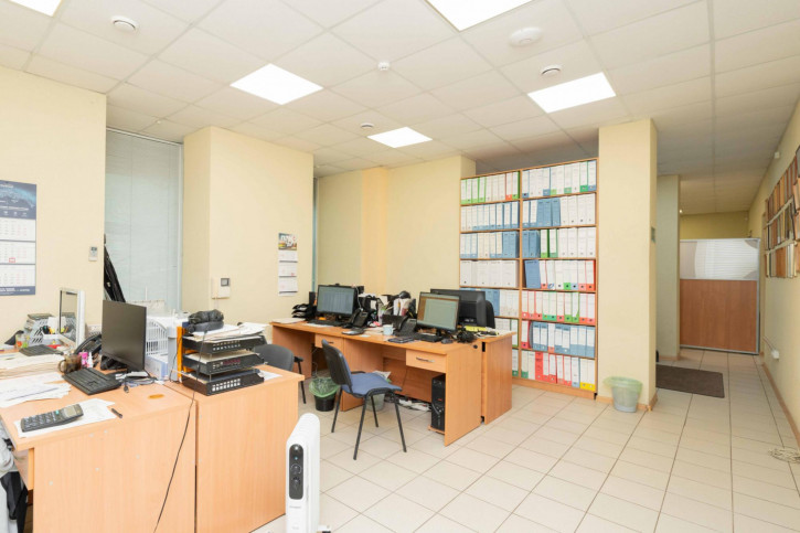 Торговое помещение Героев Стратосферы ул., 13