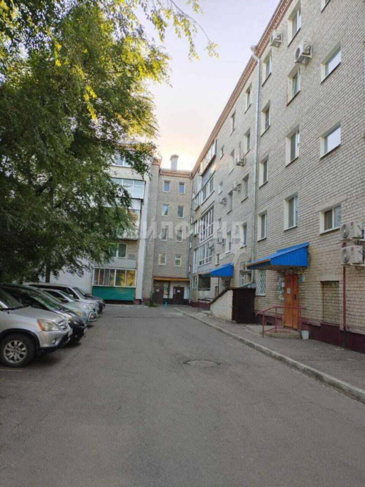 4-комн квартира 102 квартал, д.1