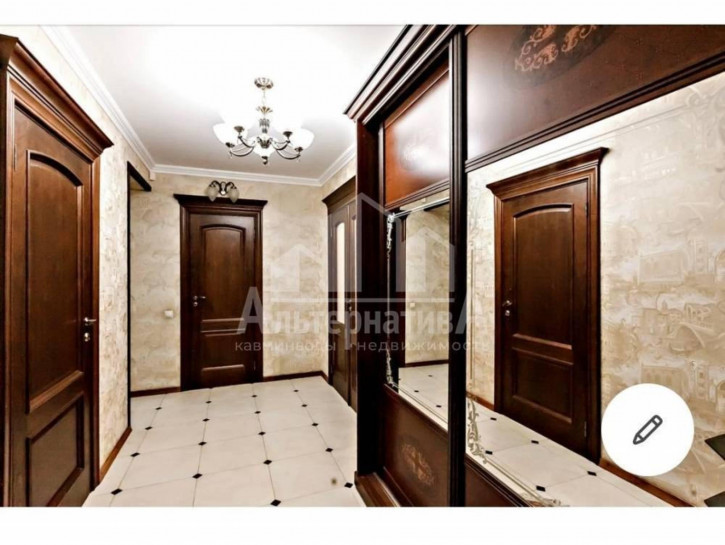 3-комн квартира Широкая ул.