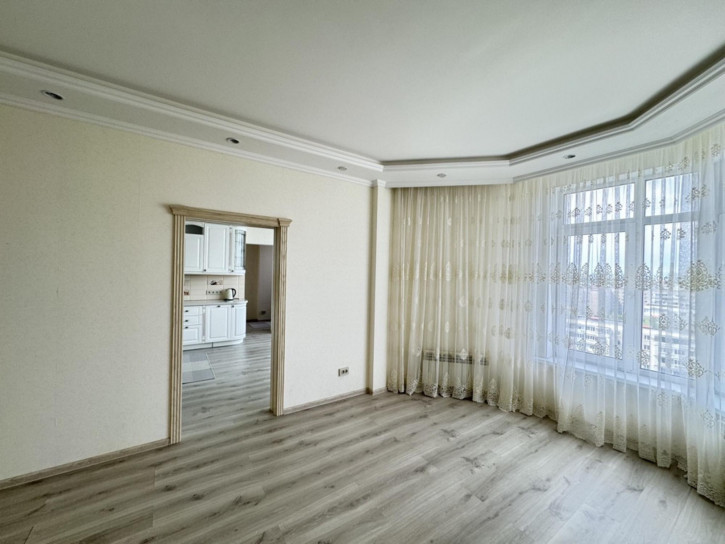 3-комн квартира улица Чкалова, 51/1
