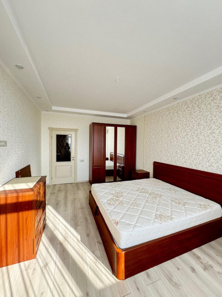 3-комн квартира улица Чкалова, 51/1