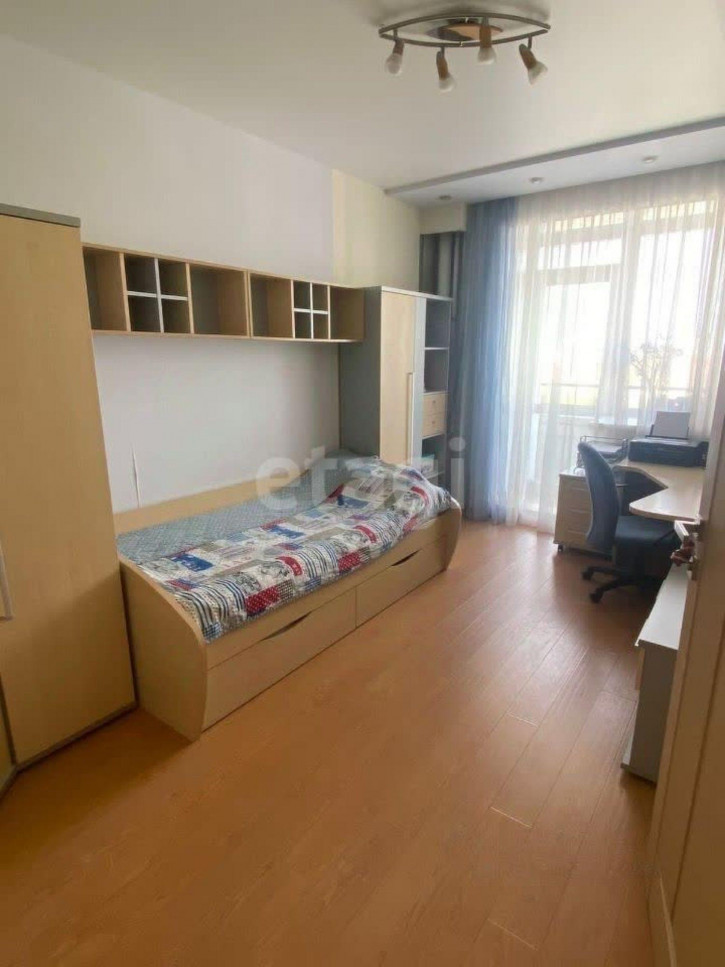 4-комн квартира Фурманова, 123