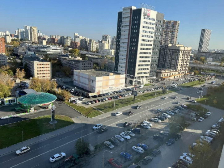 4-комн квартира Фурманова, 123
