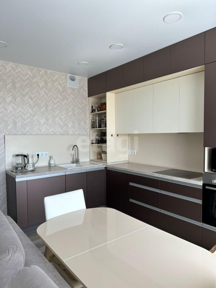 2-комн квартира Мельникайте, 34