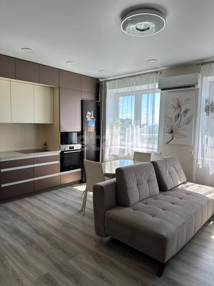 2-комн квартира Мельникайте, 34