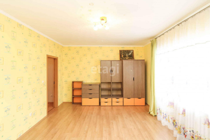 4-комн квартира Одесская, 48а