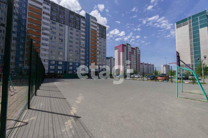 3-комн квартира Широтная, 172/1