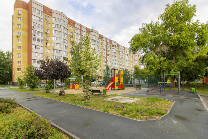 2-комн квартира Минская, 49