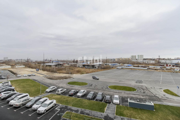2-комн квартира Героев космоса, 13/1