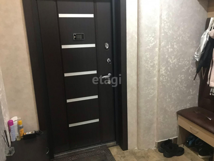 2-комн квартира Пермякова, 75