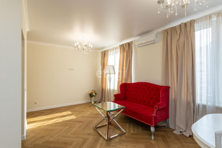 2-комн квартира Усиевича, 16