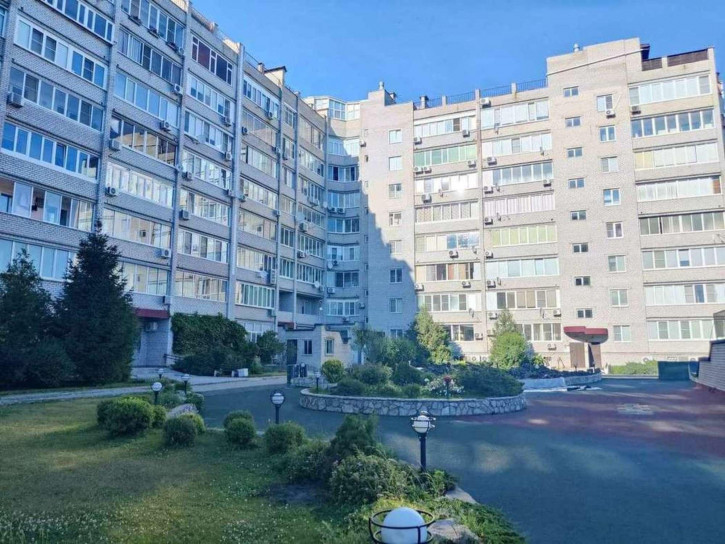 4-комн квартира Ленинградская улица, 43