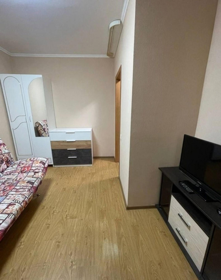1-комн квартира Железной Дивизии улица, 7