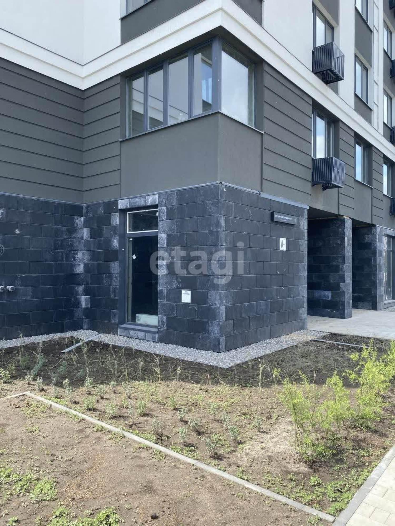 Сдать торговое помещение за 91 800 рублей на Братьев Бондаревых 1