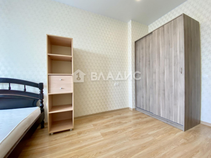 2-комн квартира улица Крайнова