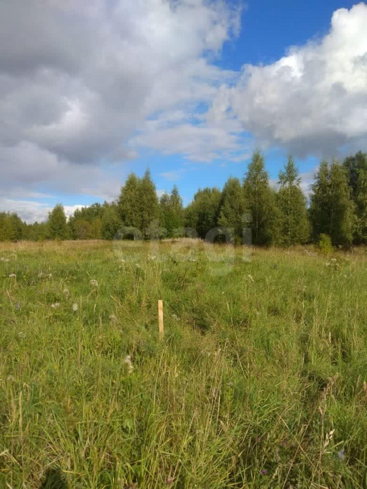Земельный участок ,