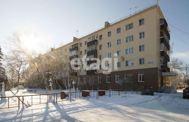 2-комн квартира Островского, 5