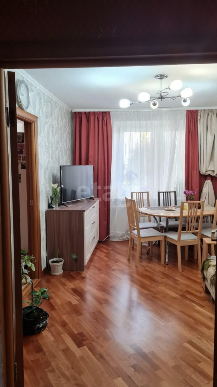 4-комн квартира Широтная, 17а