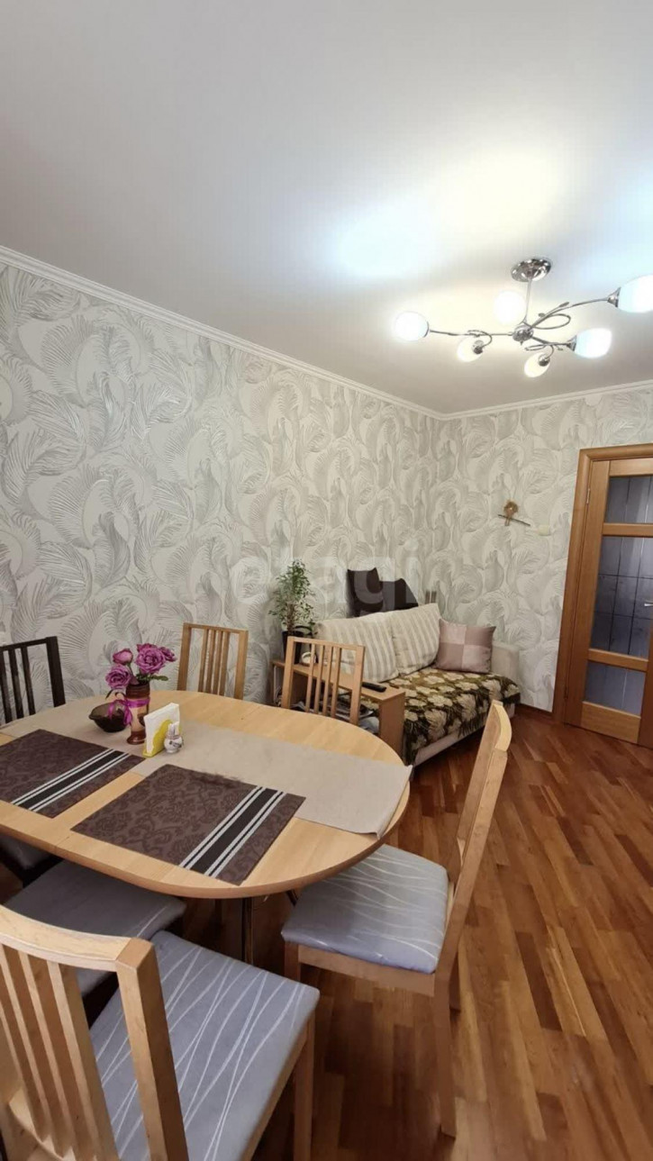 4-комн квартира Широтная, 17а