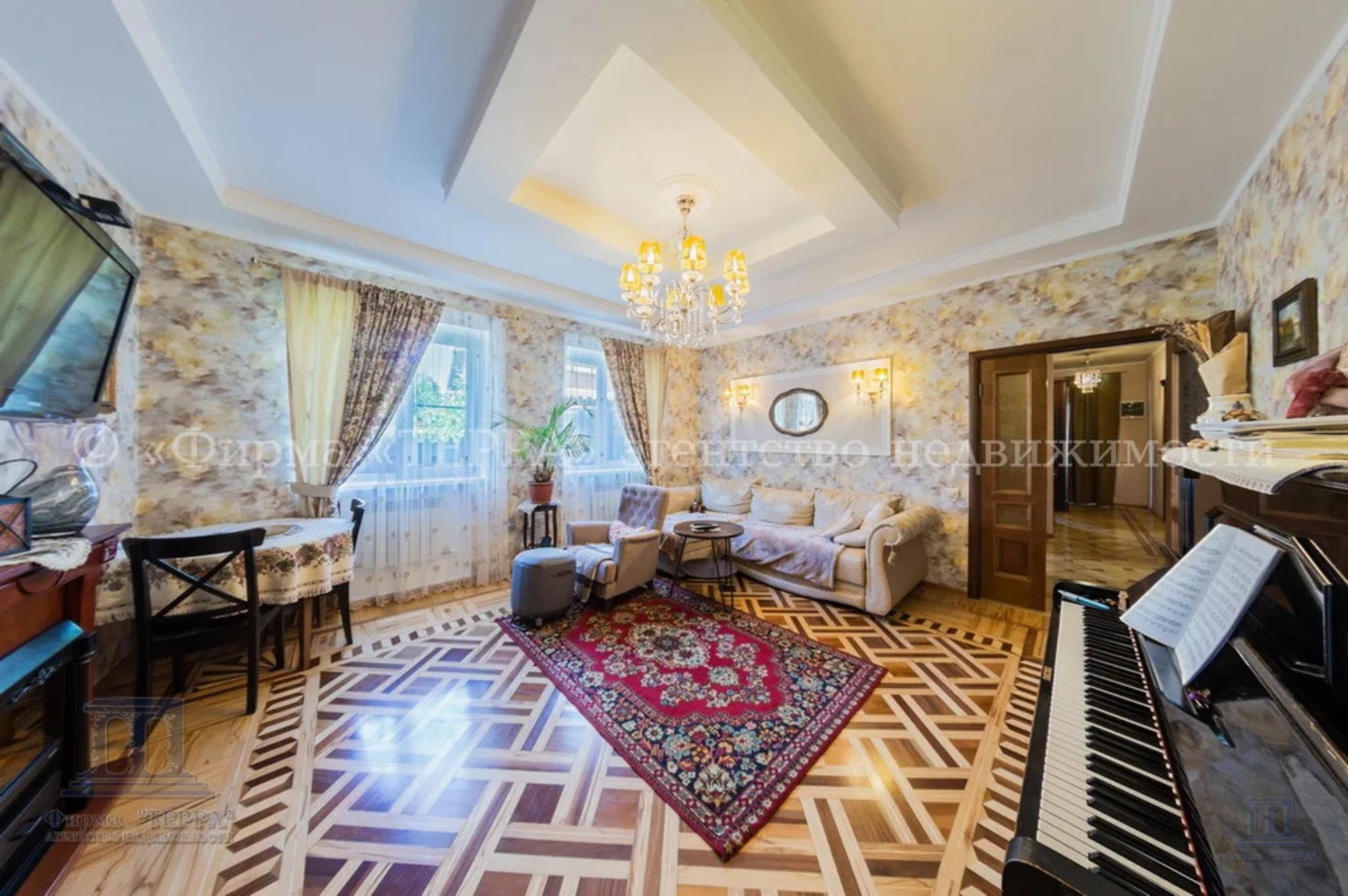 Купить дачу, дом, коттедж за 15 450 000 рублей на Чингарский пер., 17А
