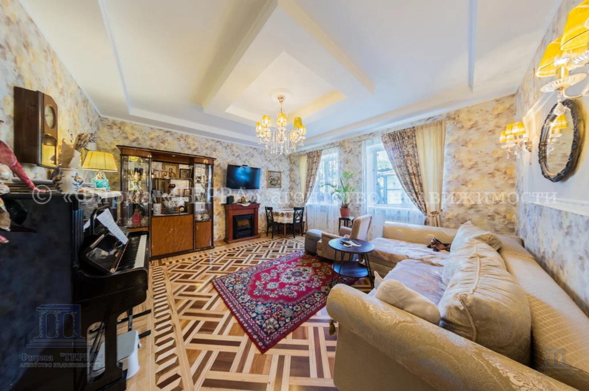 Купить дачу, дом, коттедж за 15 450 000 рублей на Чингарский пер., 17А
