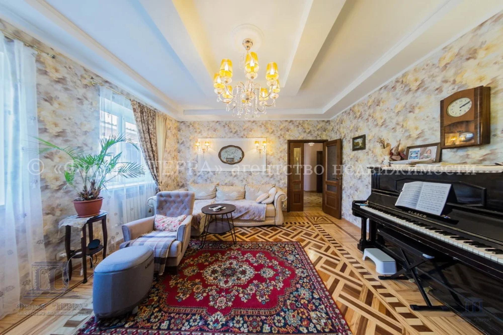 Купить дачу, дом, коттедж за 15 450 000 рублей на Чингарский пер., 17А