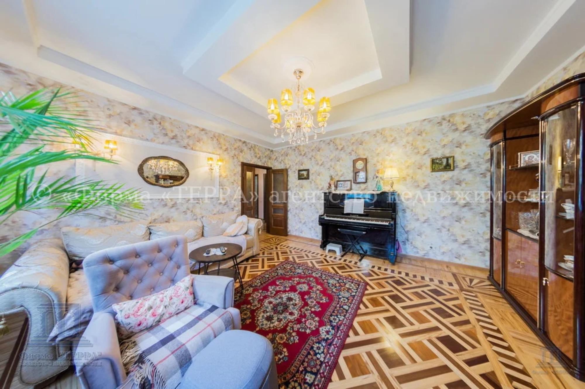 Купить дачу, дом, коттедж за 15 450 000 рублей на Чингарский пер., 17А