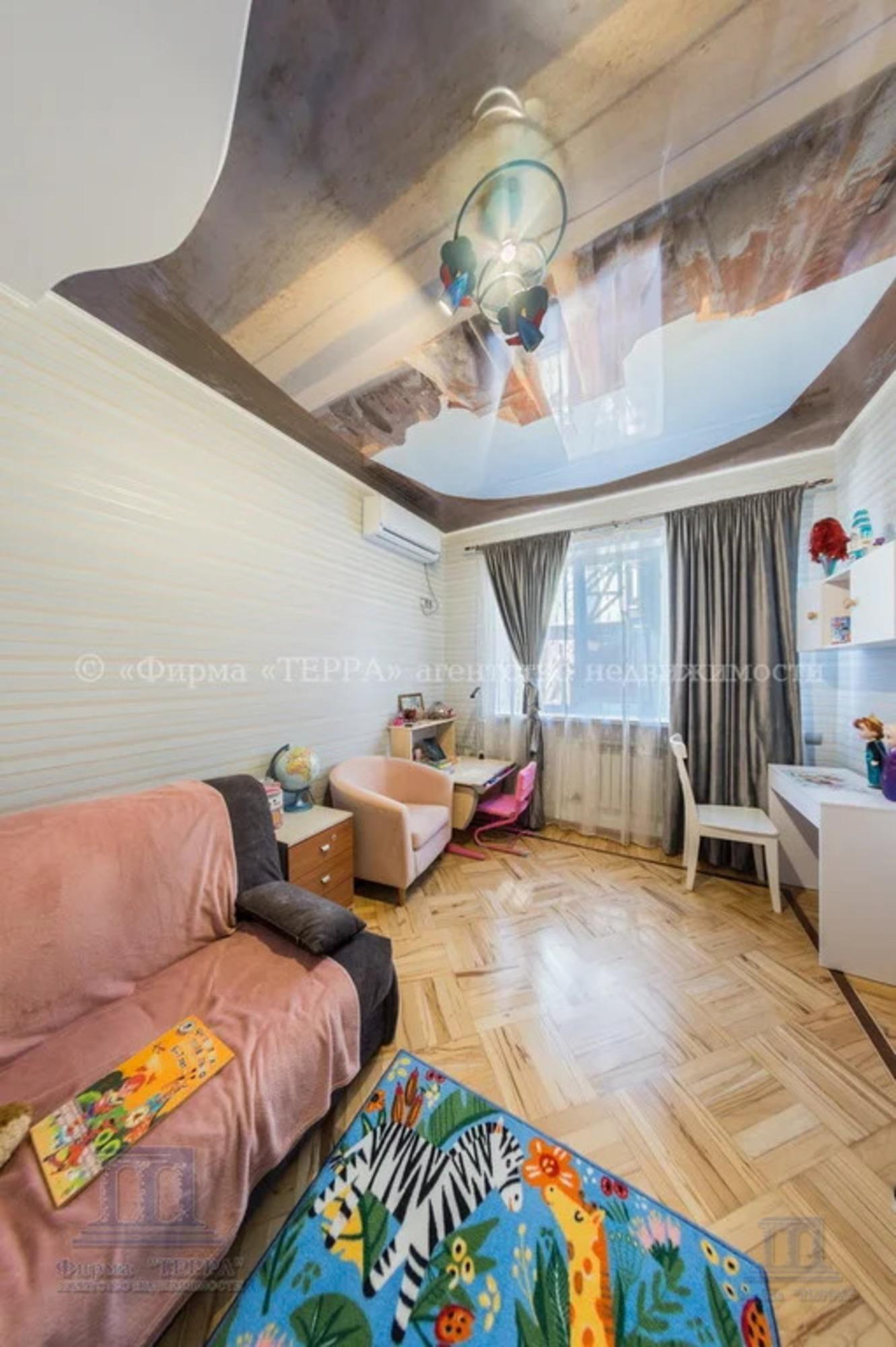 Купить дачу, дом, коттедж за 15 450 000 рублей на Чингарский пер., 17А