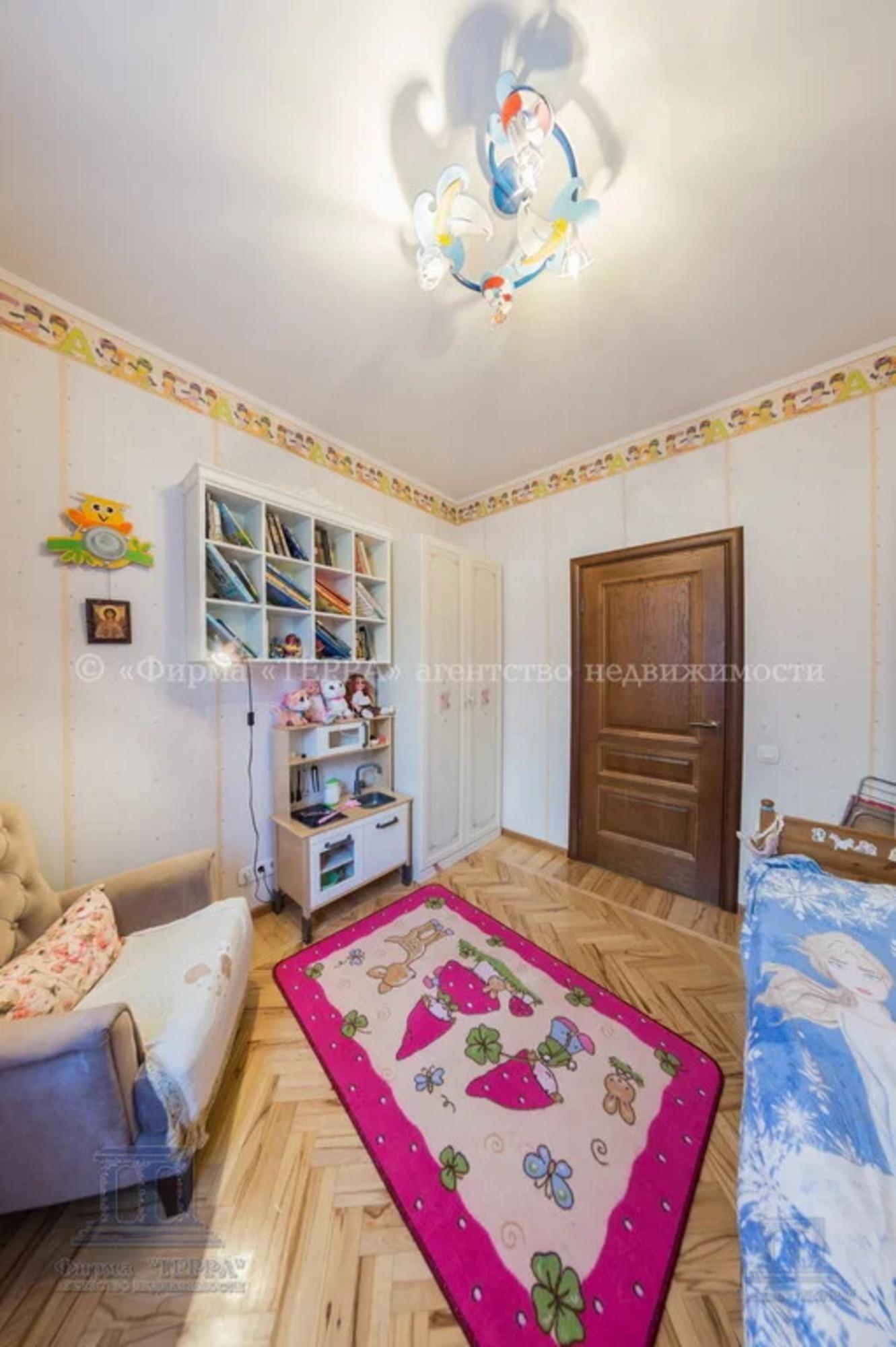 Купить дачу, дом, коттедж за 15 450 000 рублей на Чингарский пер., 17А