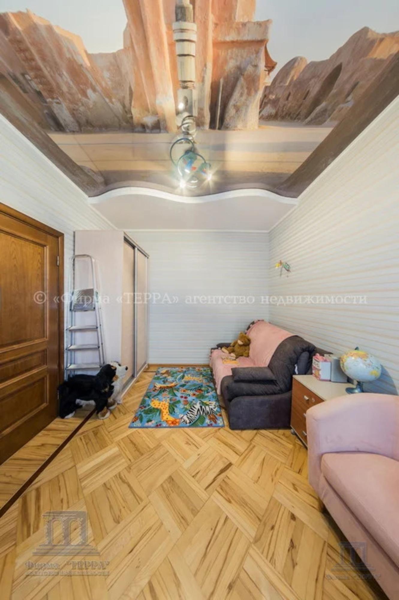 Купить дачу, дом, коттедж за 15 450 000 рублей на Чингарский пер., 17А