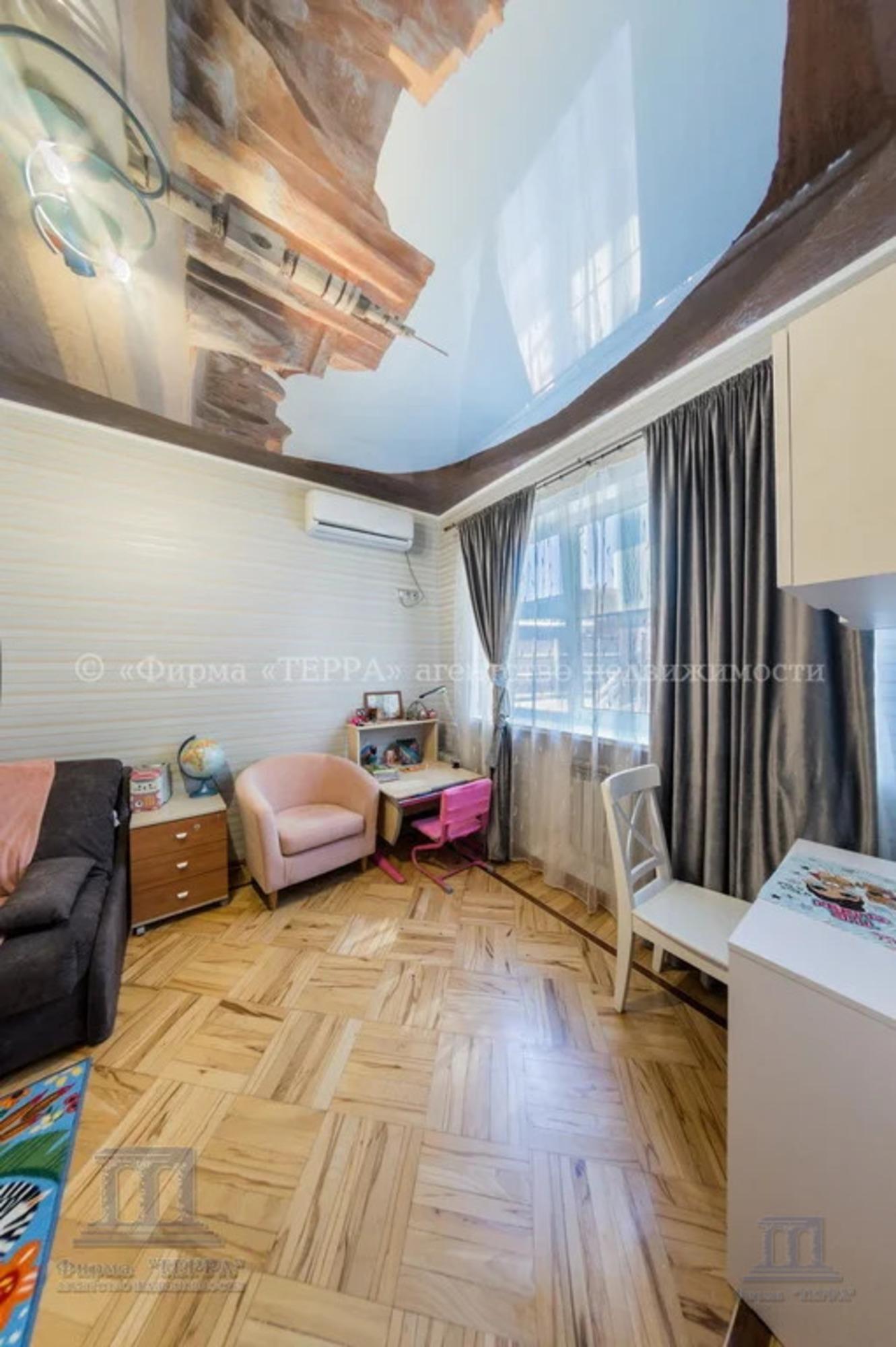 Купить дачу, дом, коттедж за 15 450 000 рублей на Чингарский пер., 17А