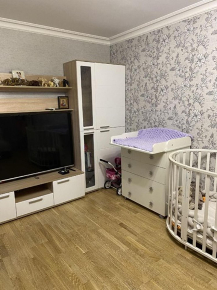 2-комн квартира Славы улица, 101