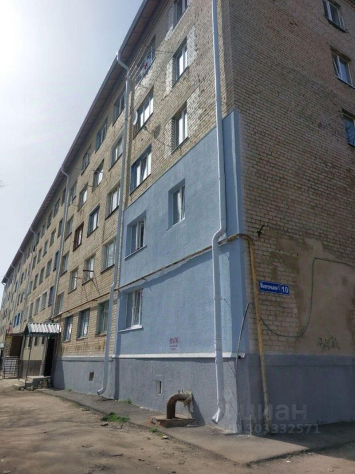 Комната мкр 1-й, 10,  д. 10