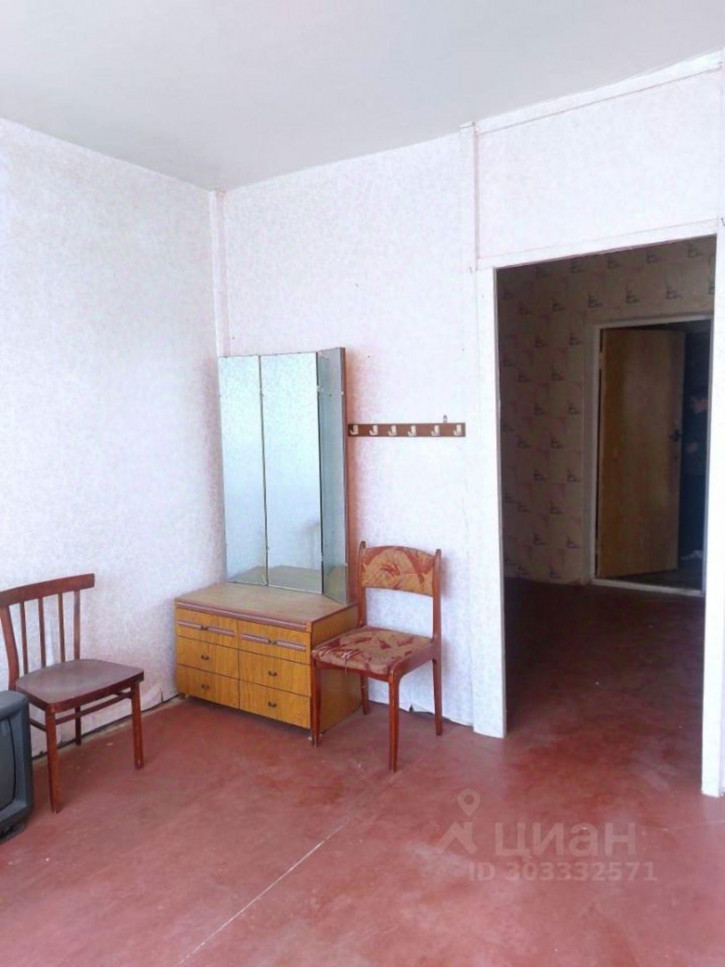 Комната мкр 1-й, 10,  д. 10